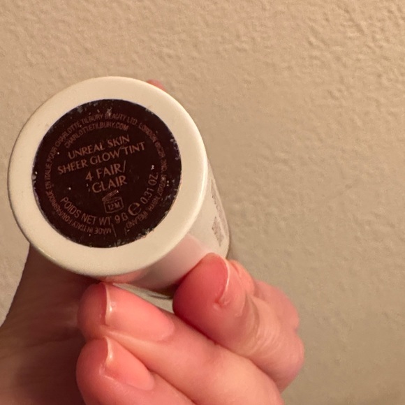 Charlotte tilbury unreal skin sheer glow tint - Picture 3 of 5
